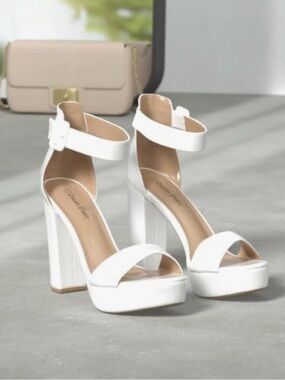 Dream Pairs White Platform Ankle Strap High Heel Sandals NEW size 8.5